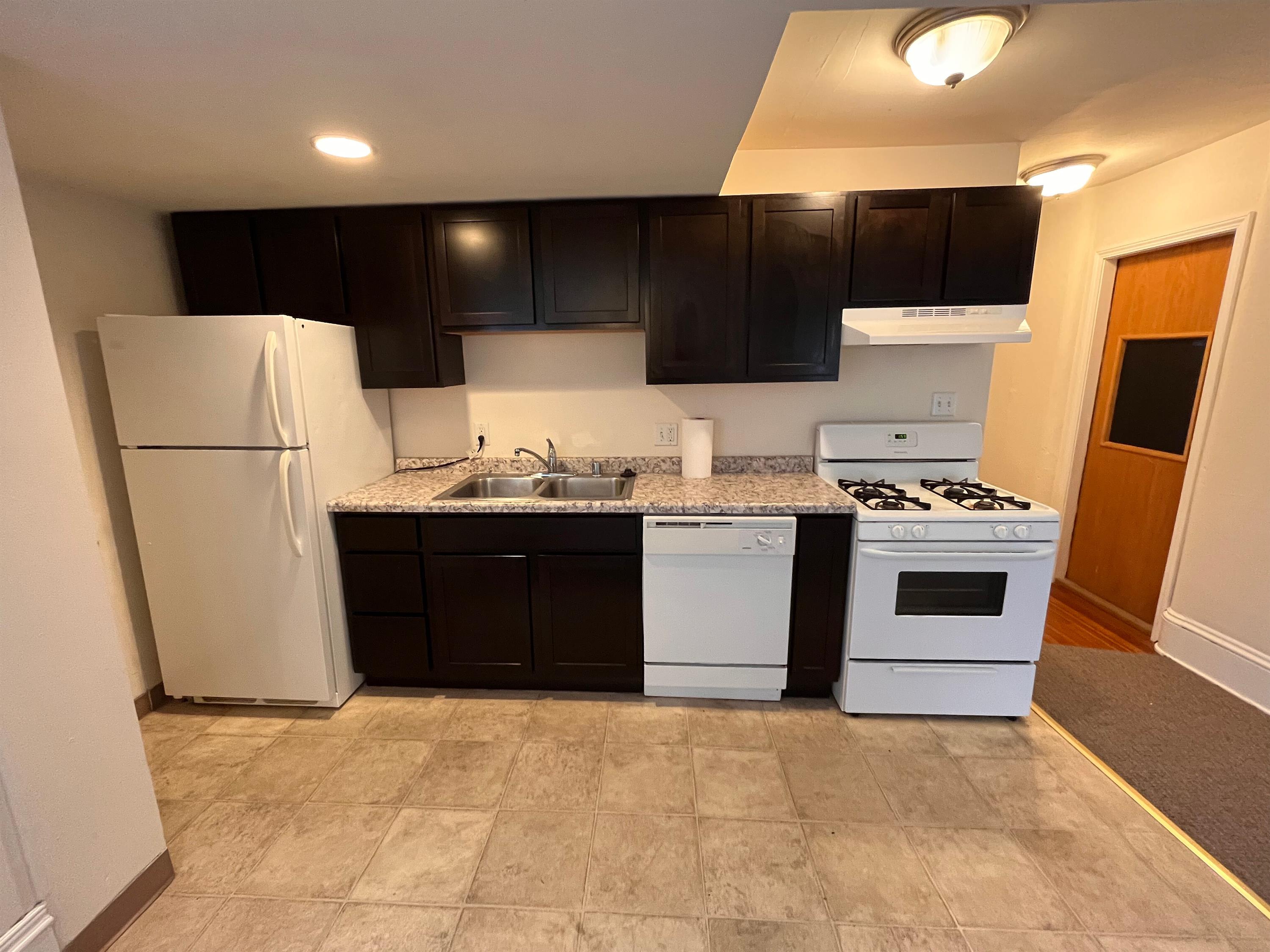 129 E Gorham – photo 3