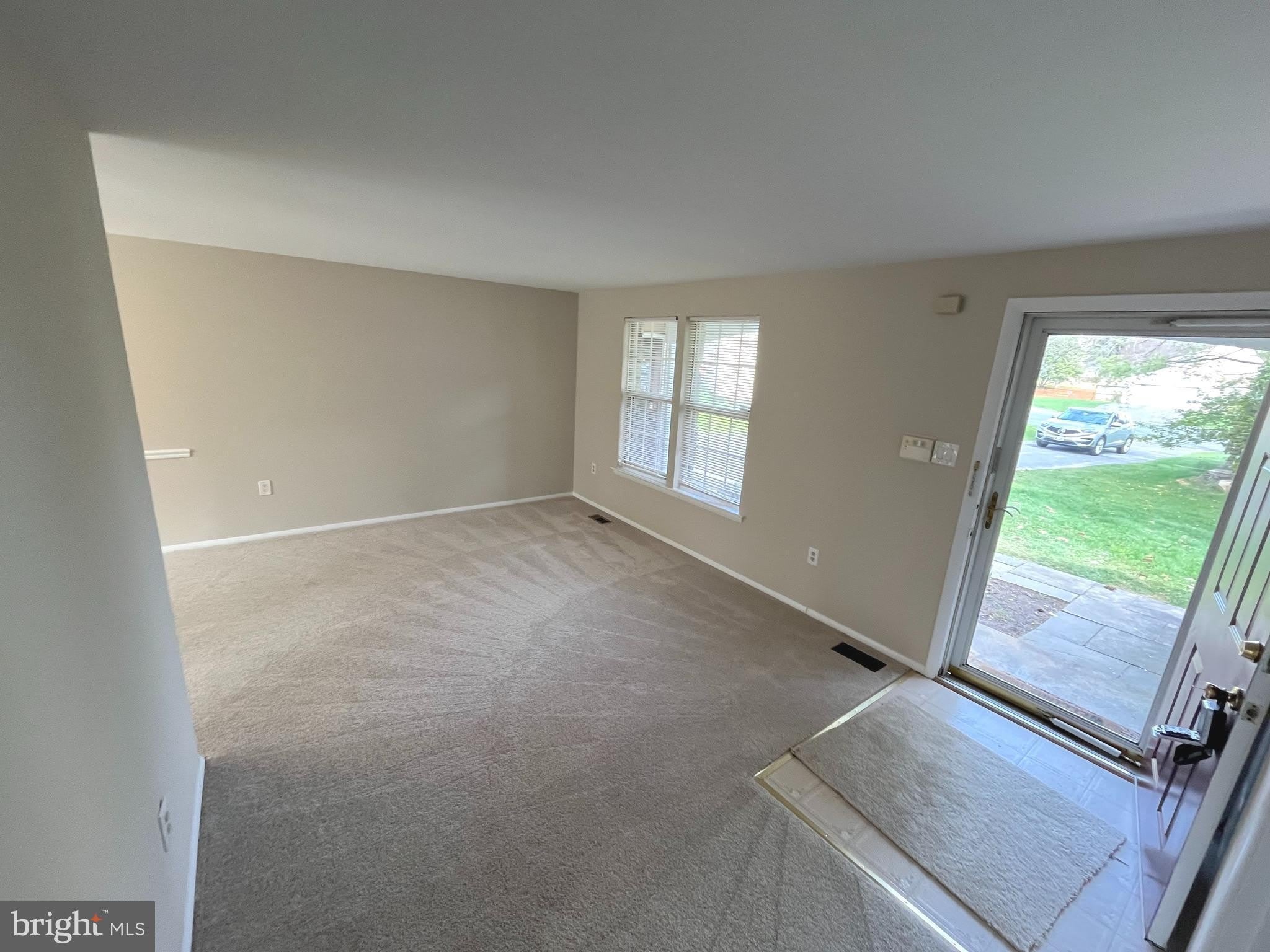 15705 Anamosa Drive – photo 3