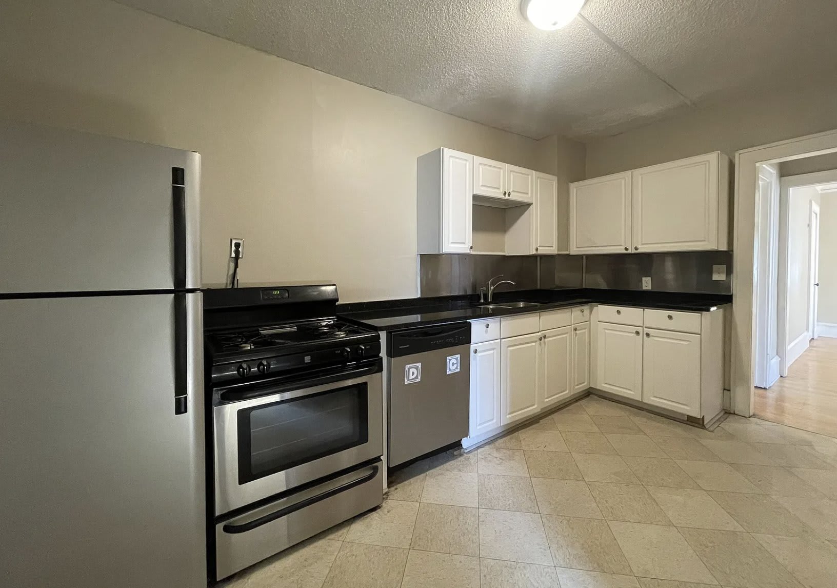3340 Stevens Ave – photo 1