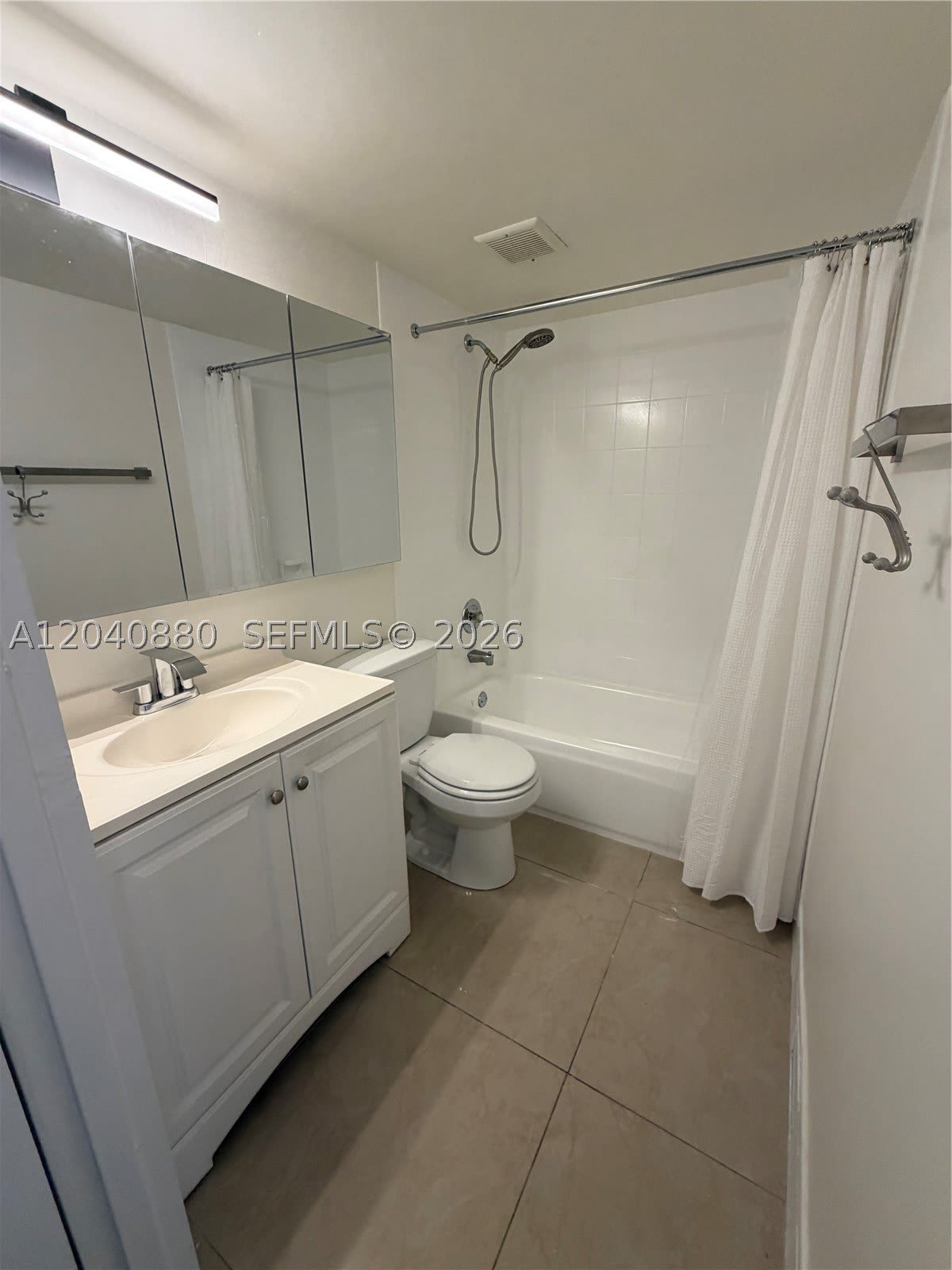 2715 Tigertail Ave – photo 5