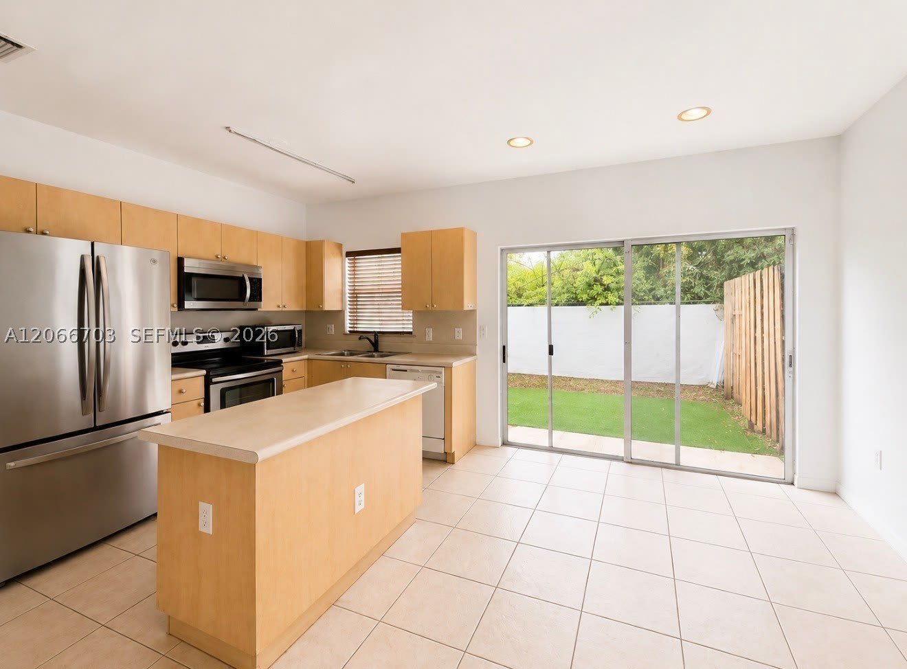 3007 SE 17th Ave – photo 2