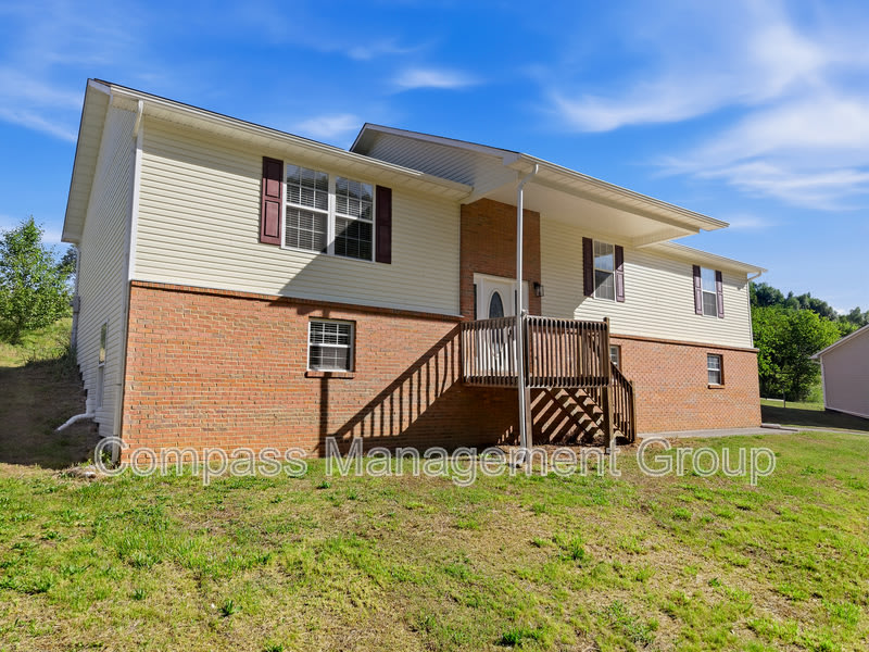 1690 River Bend Road – photo 4
