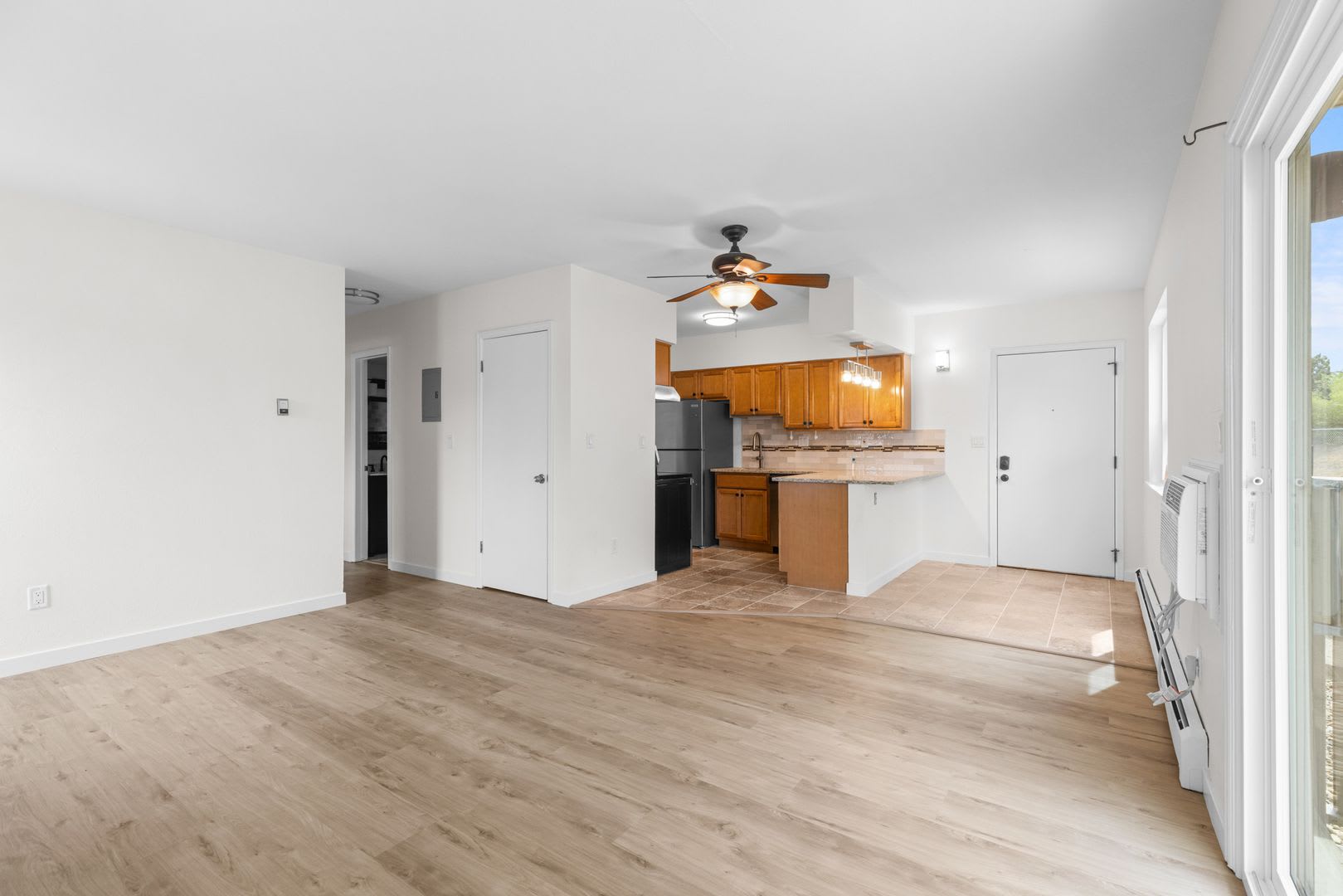 1st month free! Renovated 2B/2B Corner Apartment with Flatiron Views – photo 3