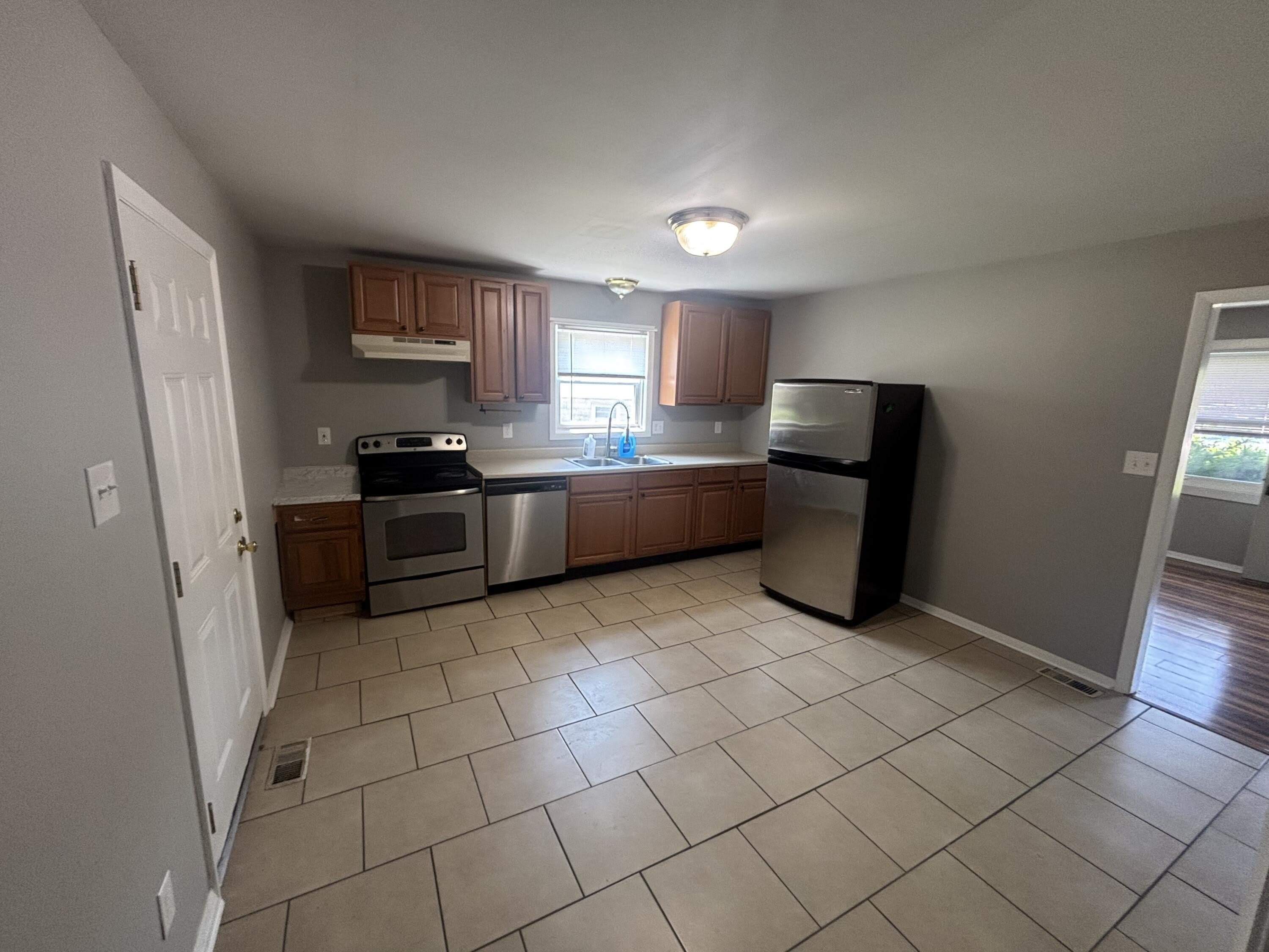 1725 Scarbrough Court – photo 5