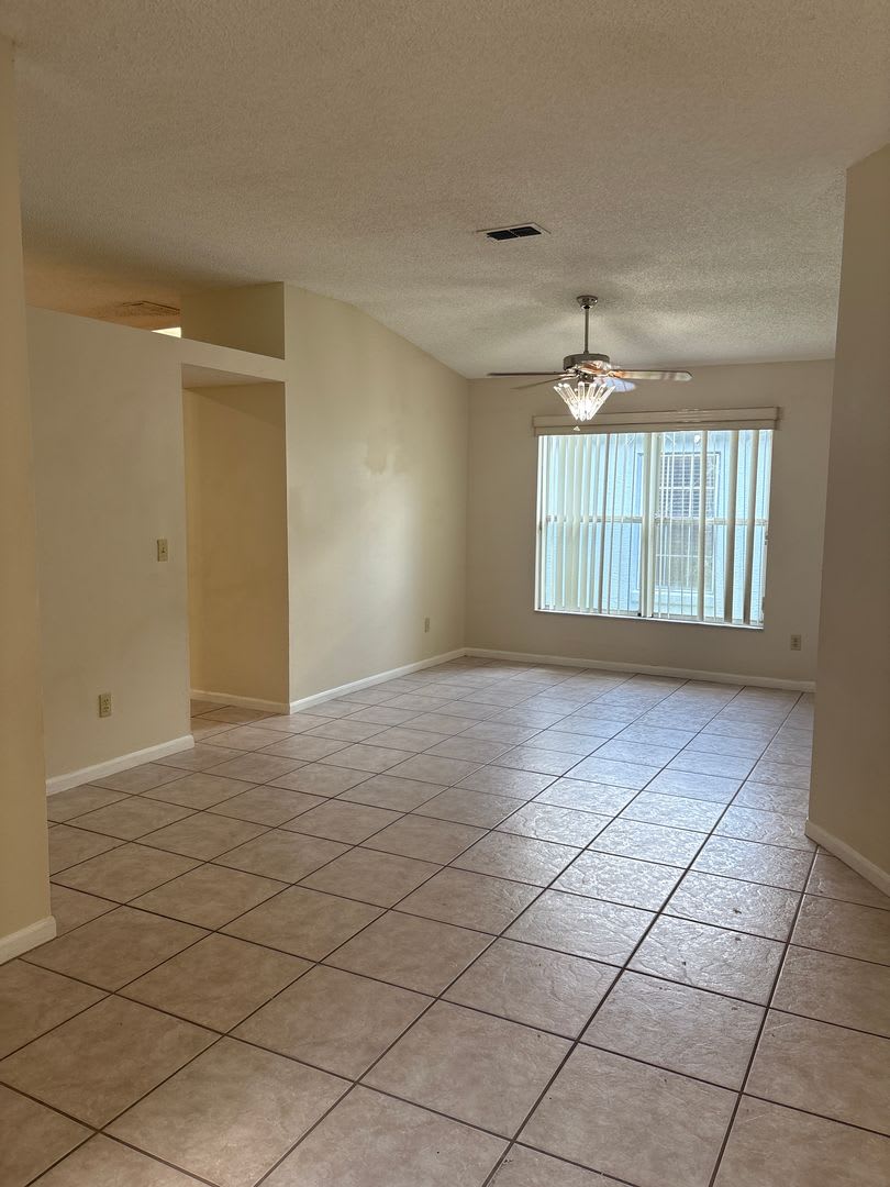 Hunters Creek 3 Bedroom 2 Bathroom Single Family Home – photo 5