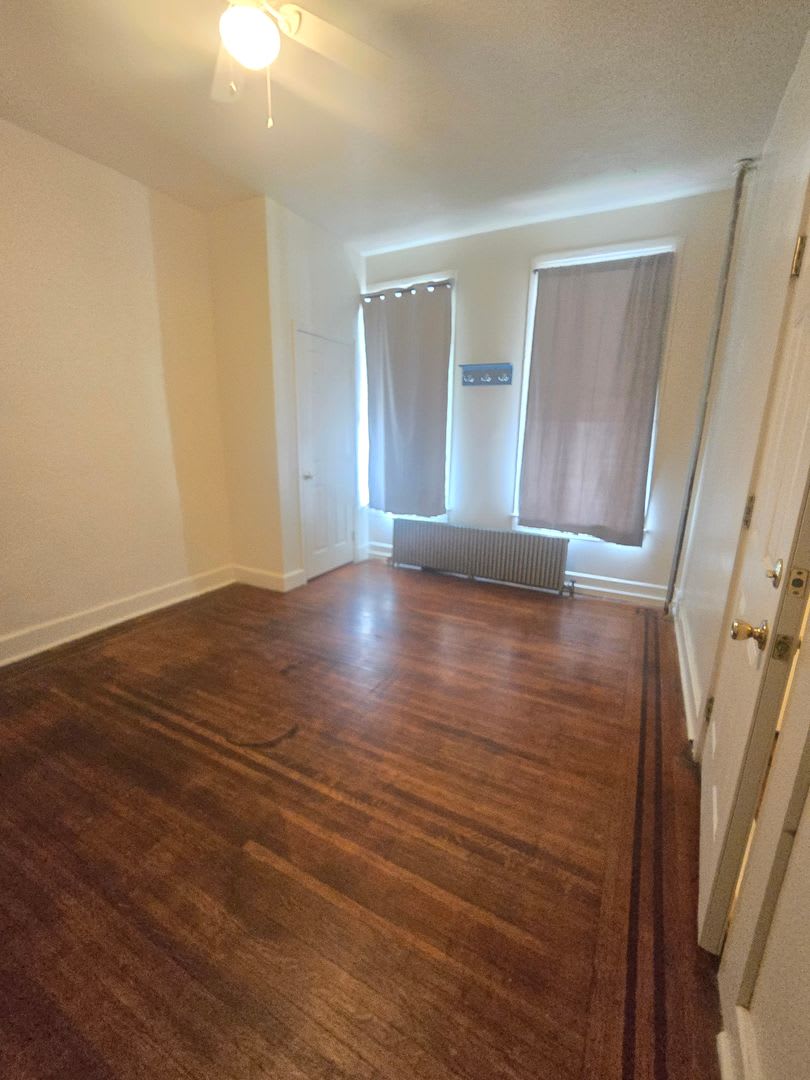 Student Housing -- 6 Bedroom Townhome by York College – photo 3