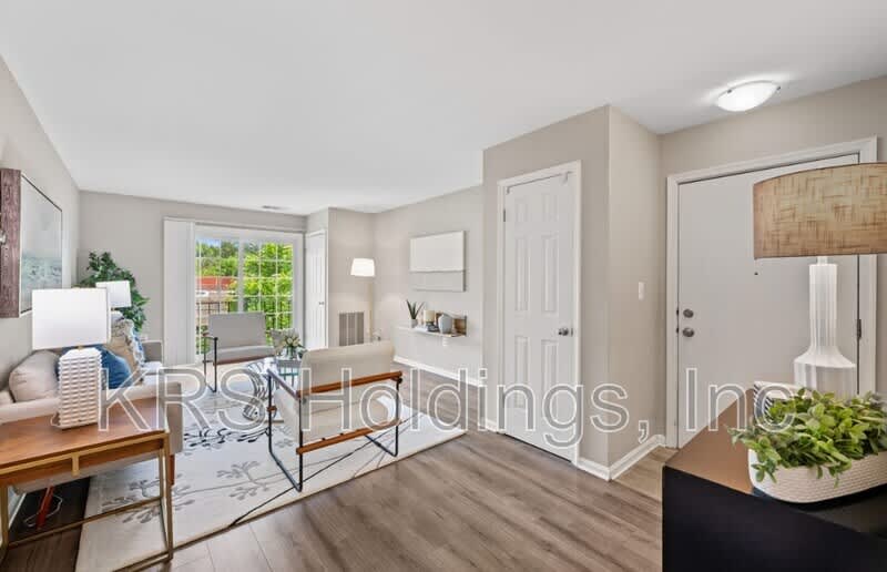 2050 N Calvert St – photo 4