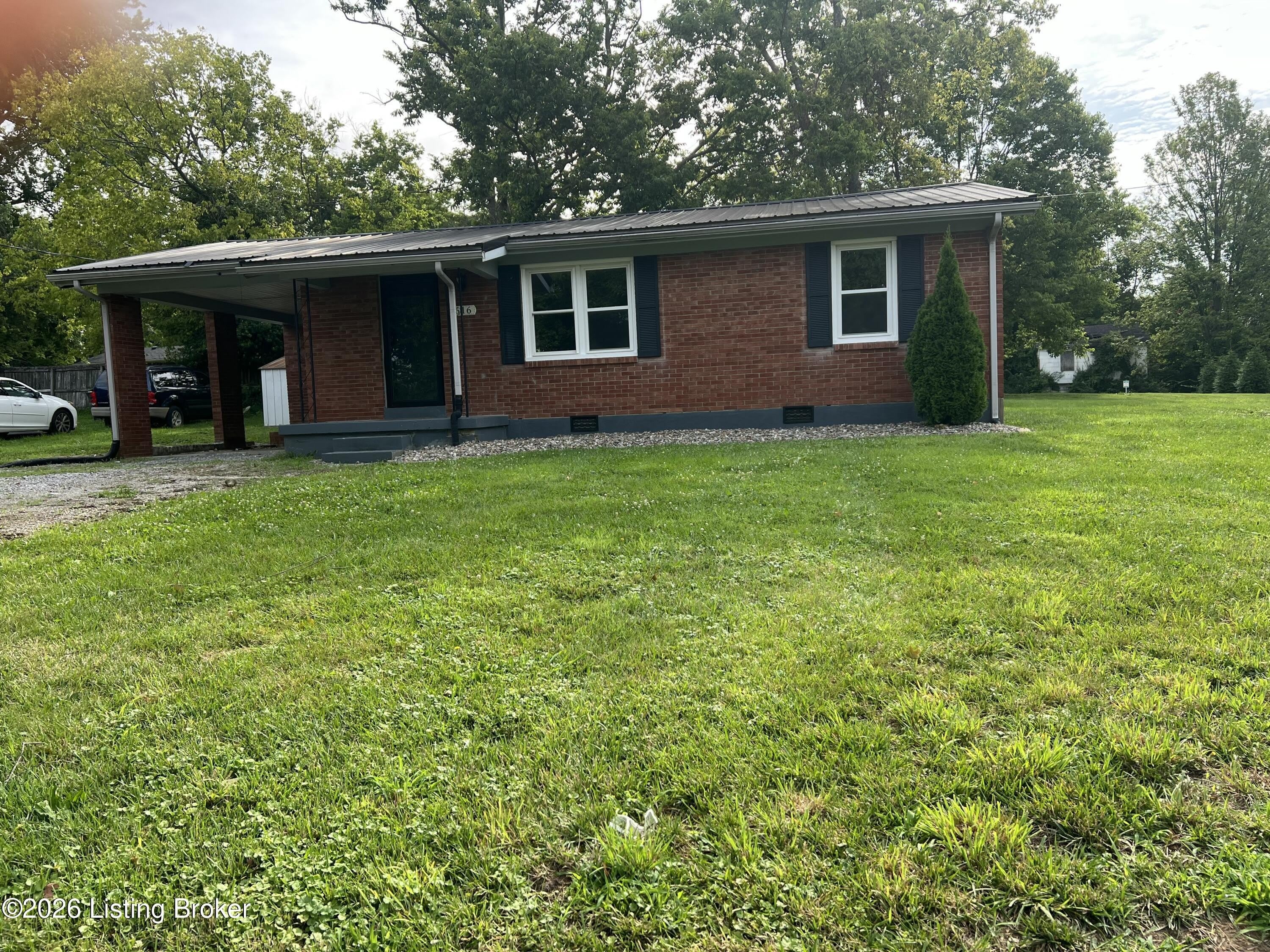 616 Clairview Dr – photo 1