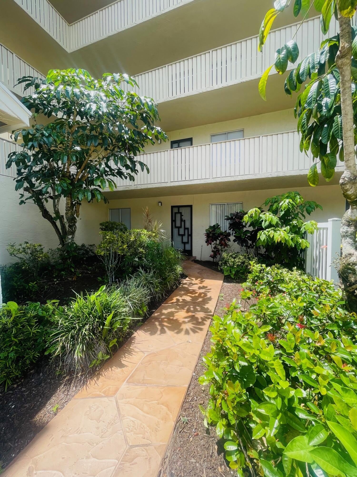7286 Huntington Lane – photo 2
