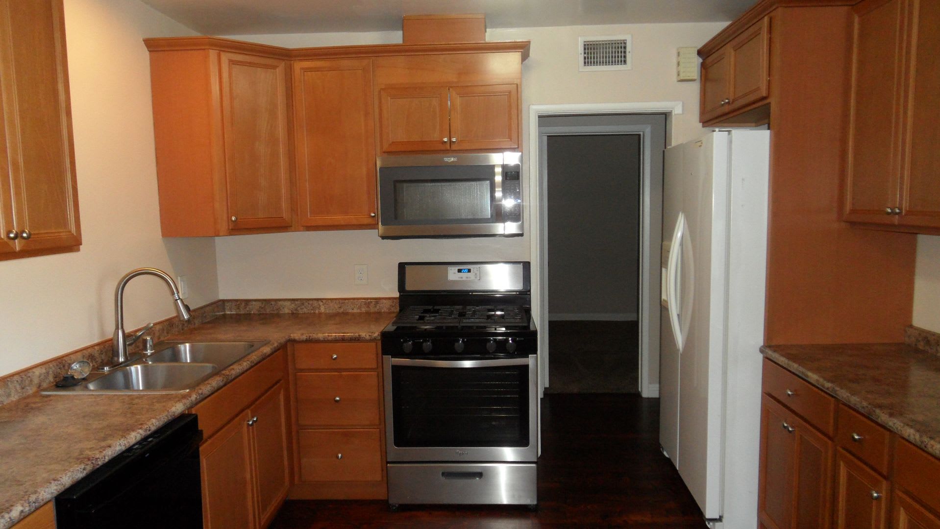 Single Story 4Br 2Ba Home 2 Car Garage – photo 3