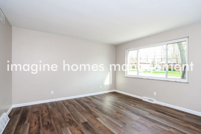 10496 Thornview Drive – photo 4