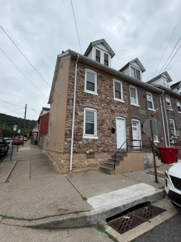552 Thomas Street – photo 1