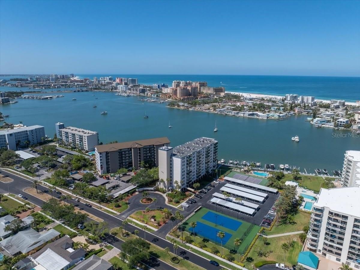 660 ISLAND Way – photo 1