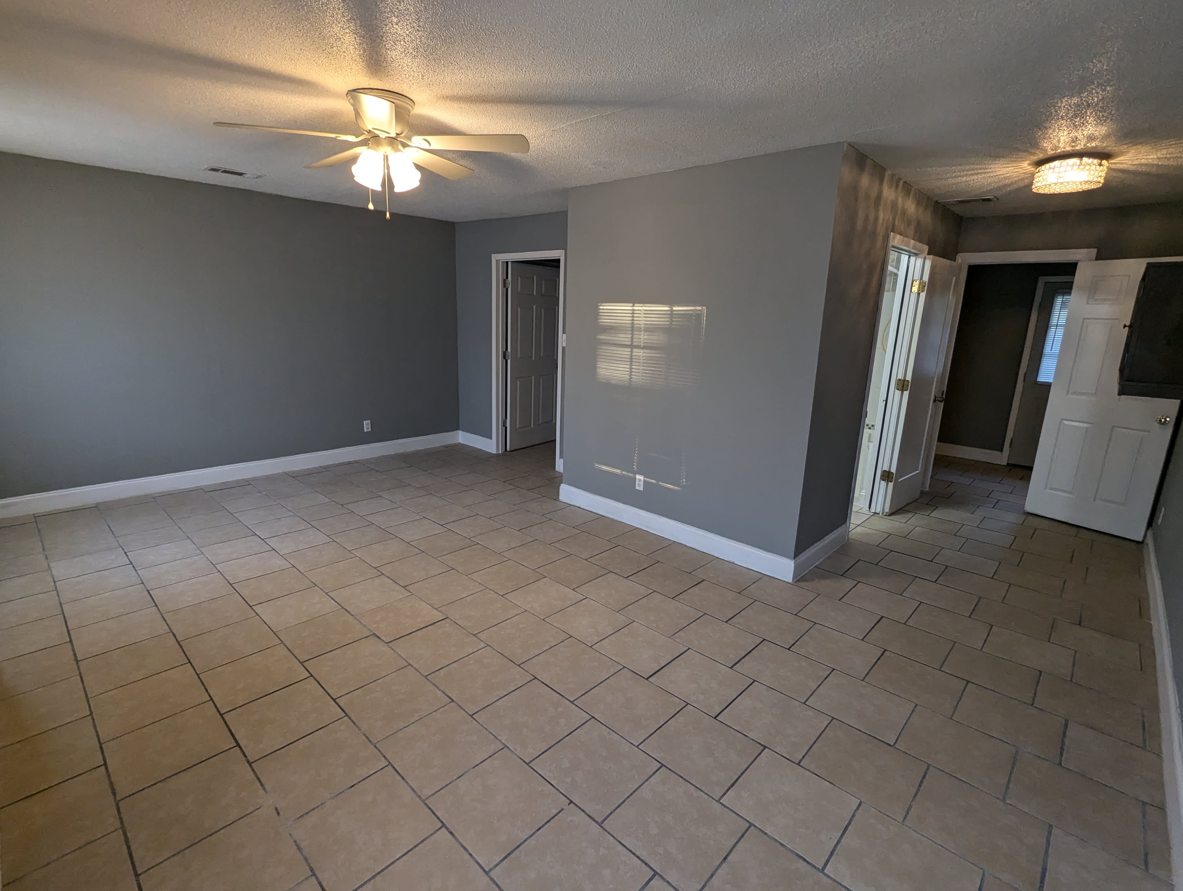 599 Olive St – photo 4