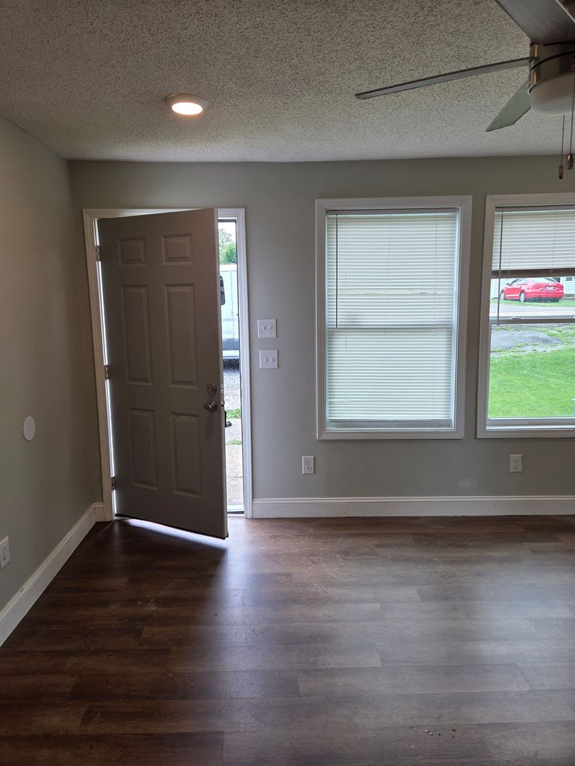 2 bed, 1 bath home for rent – photo 3