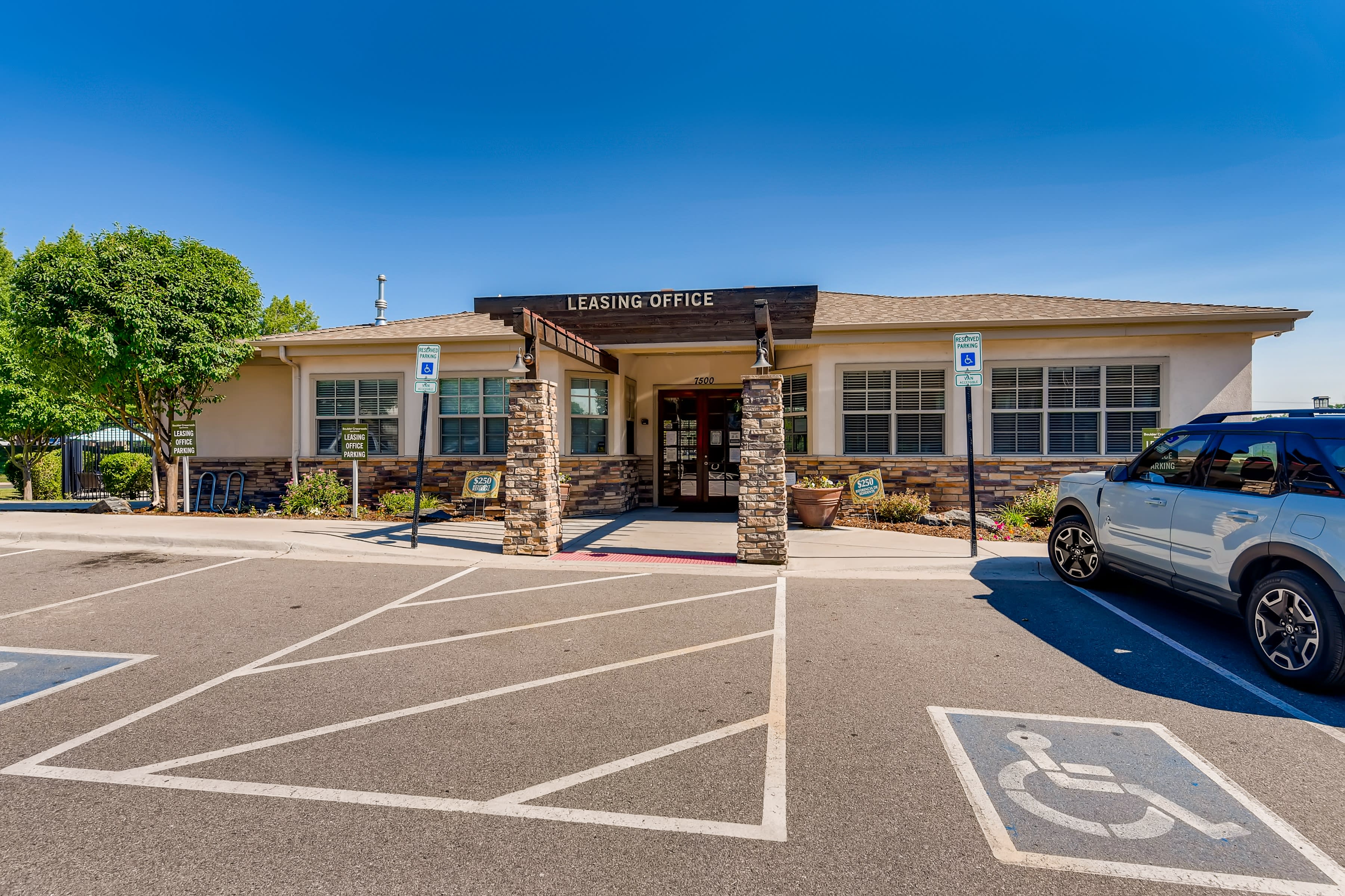 Boulder Crossroads – photo 2