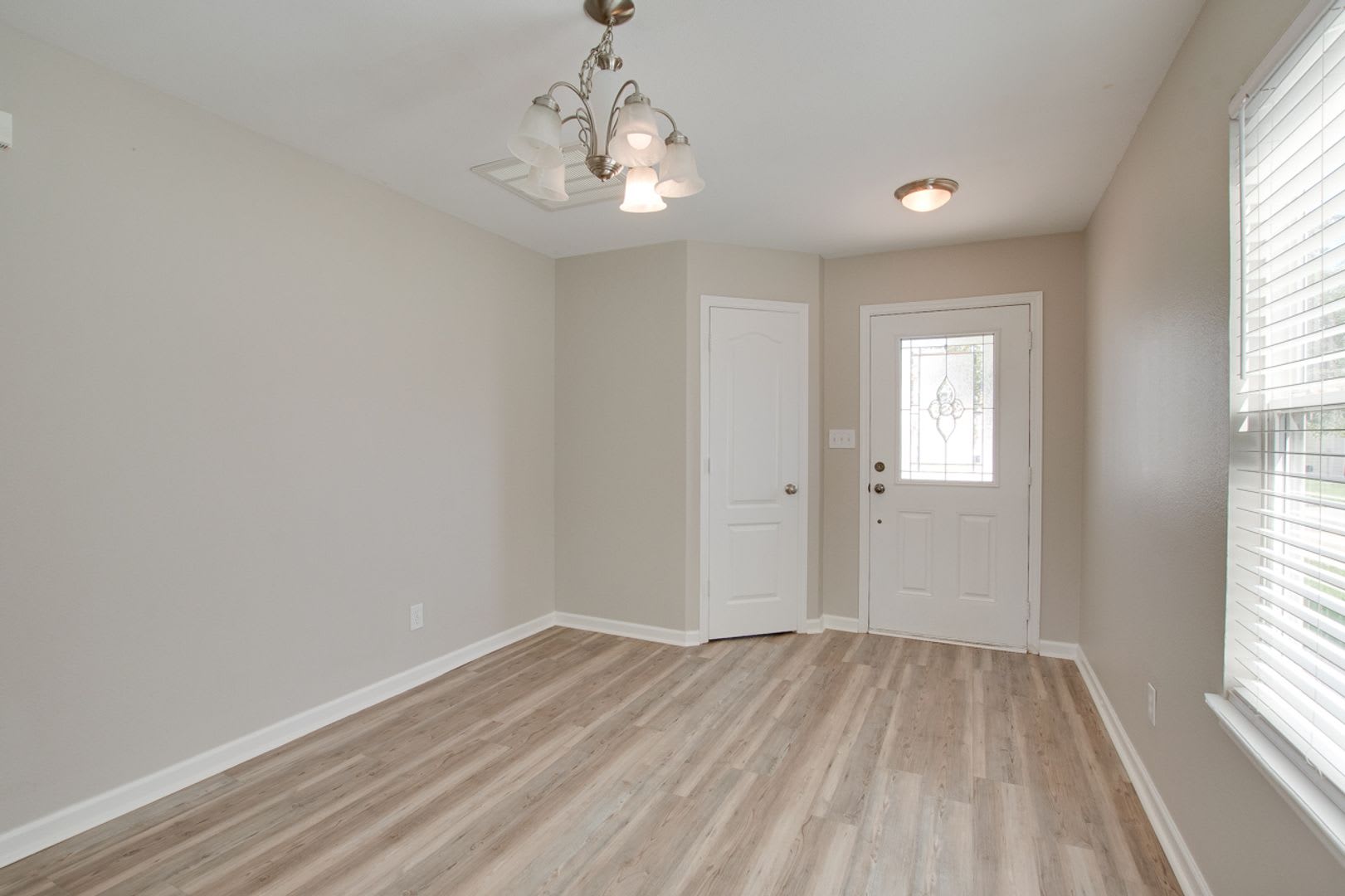 128 Farmington Drive – photo 4
