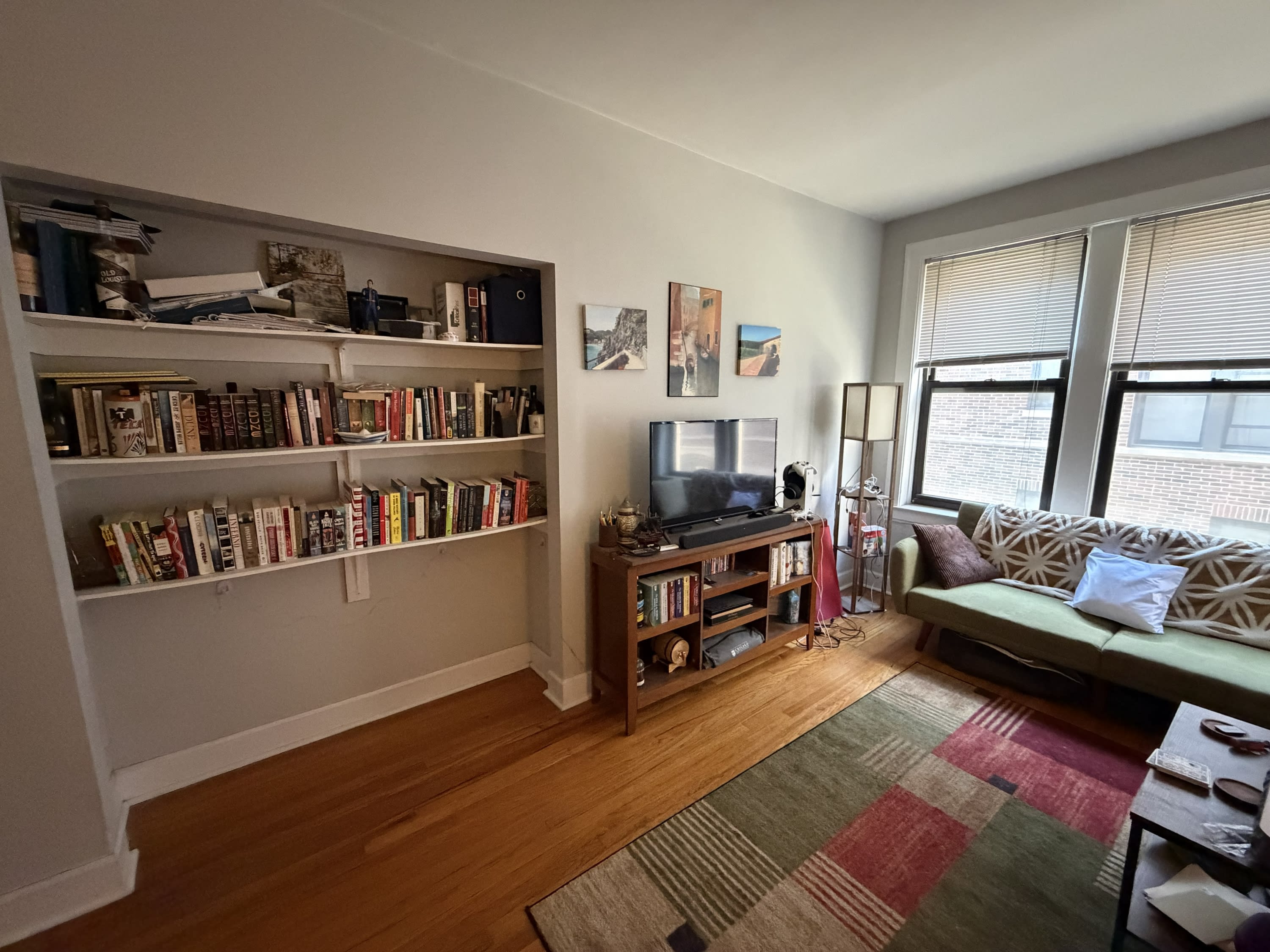 5525 S. Everett Avenue #25-1E – photo 2