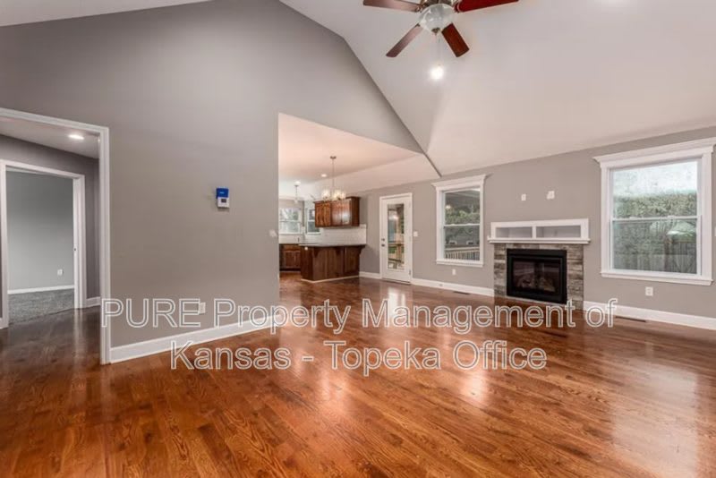 4766 LakeCrest Dr – photo 5
