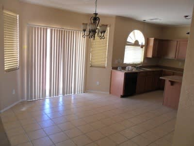 Beautiful Buckeye home in Ironwood Vista neighborhood – photo 5