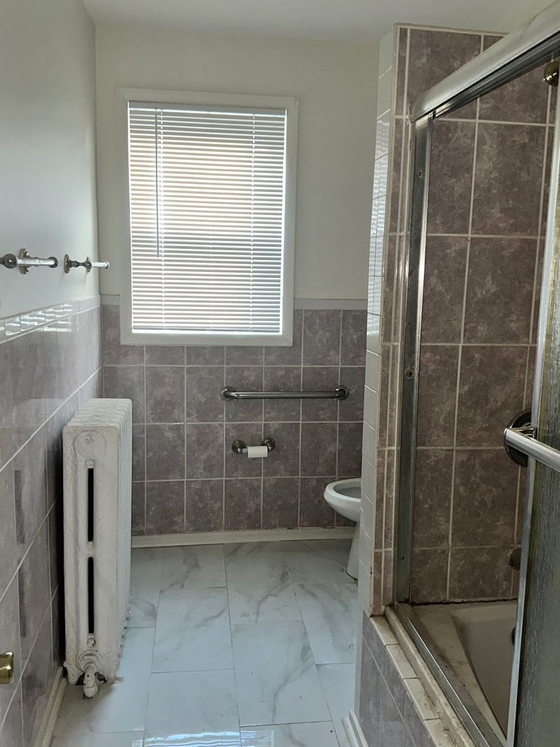 Spacious Home Available for Rent! W/D! Available Now! – photo 2