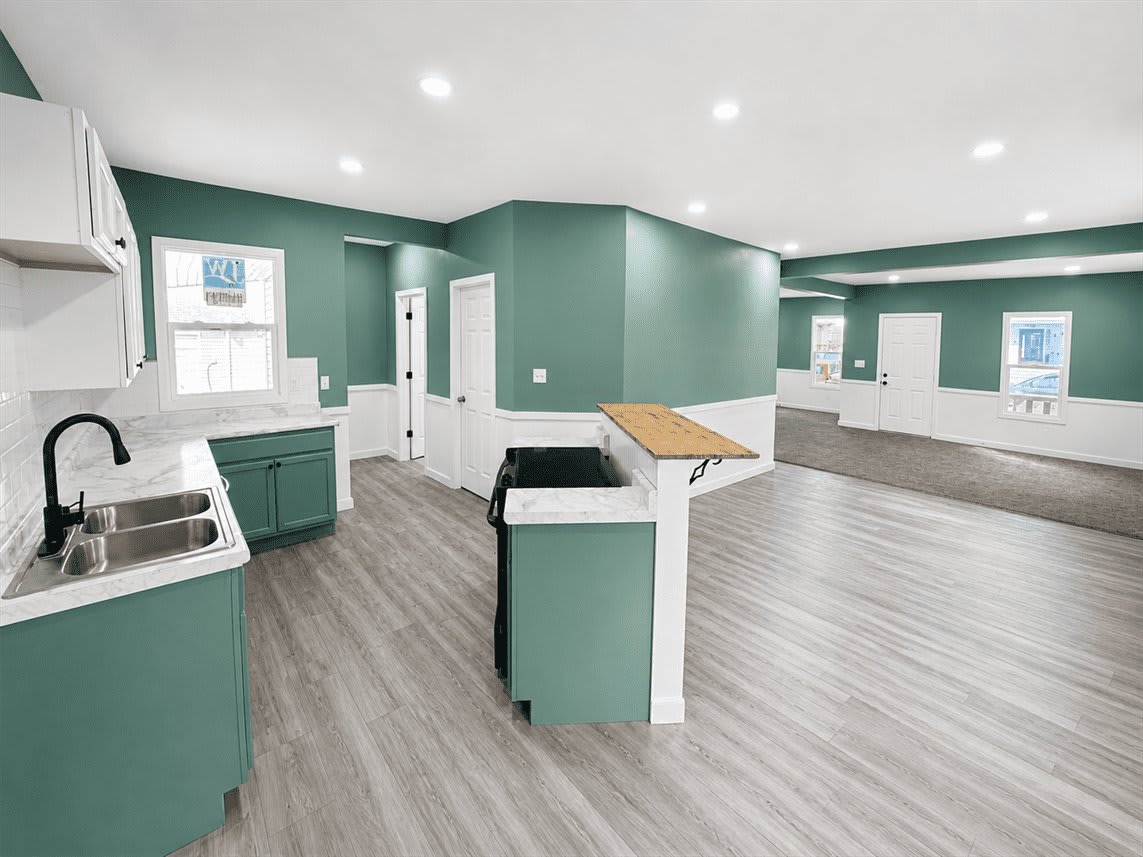 1546 W First St – photo 2