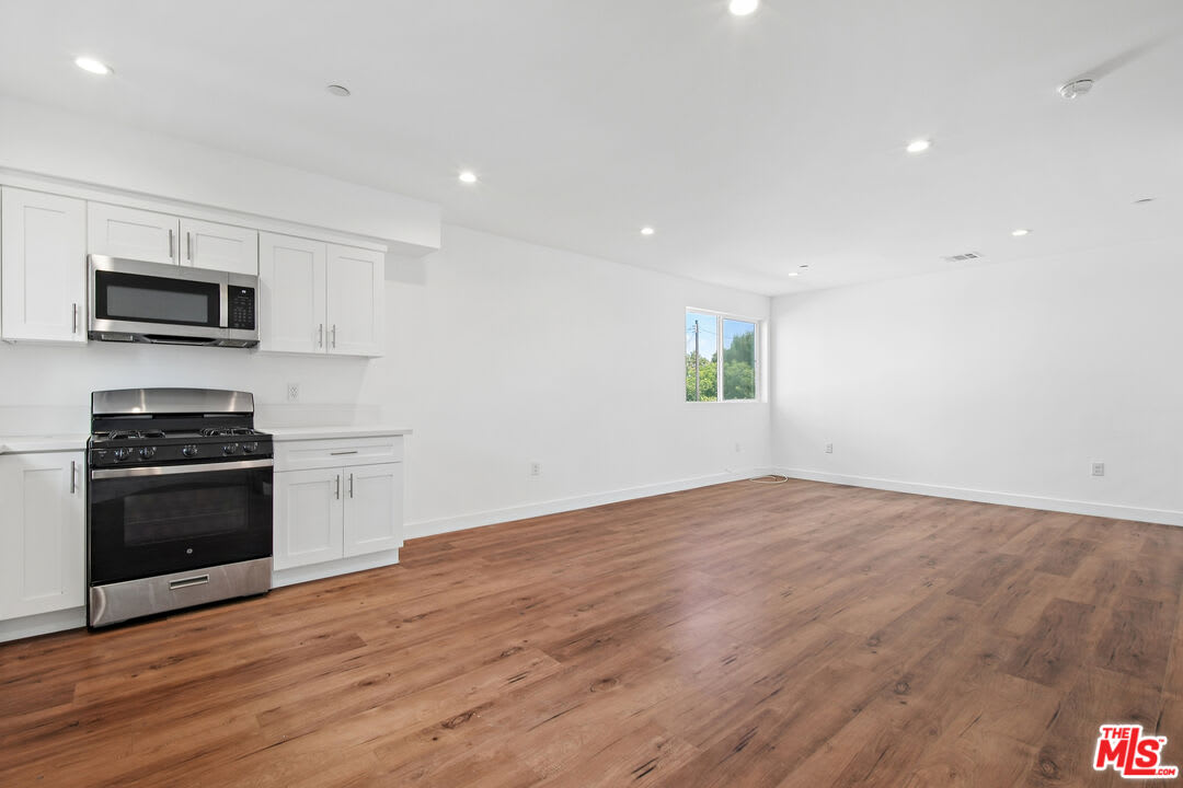 6334 1 2 Beck Avenue – photo 2