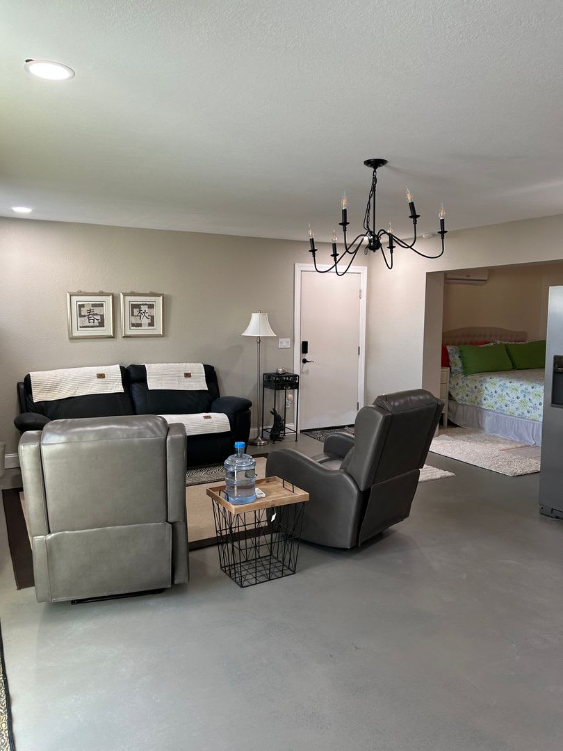 Cozy Clean One Bedroom Apartment in a Safe Location – photo 5