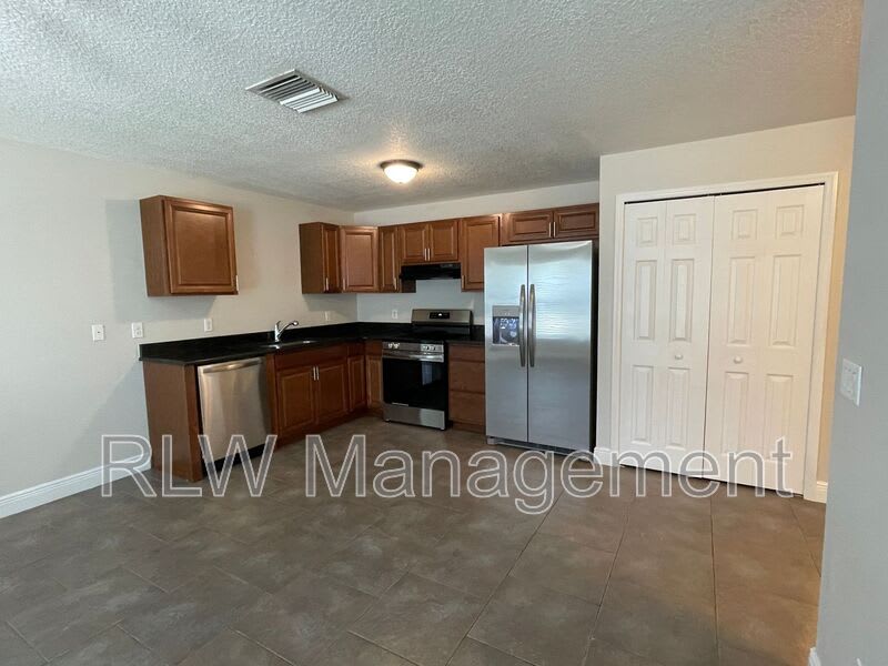 528 E Citrus Ave – photo 4