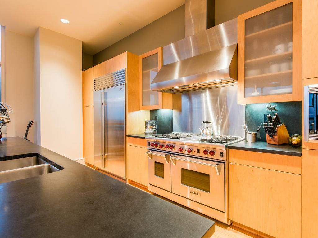 555 East 5th Street – photo 4