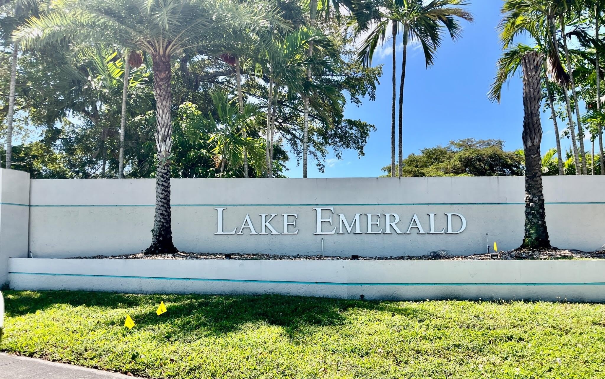113 Lake Emerald Drive – photo 1