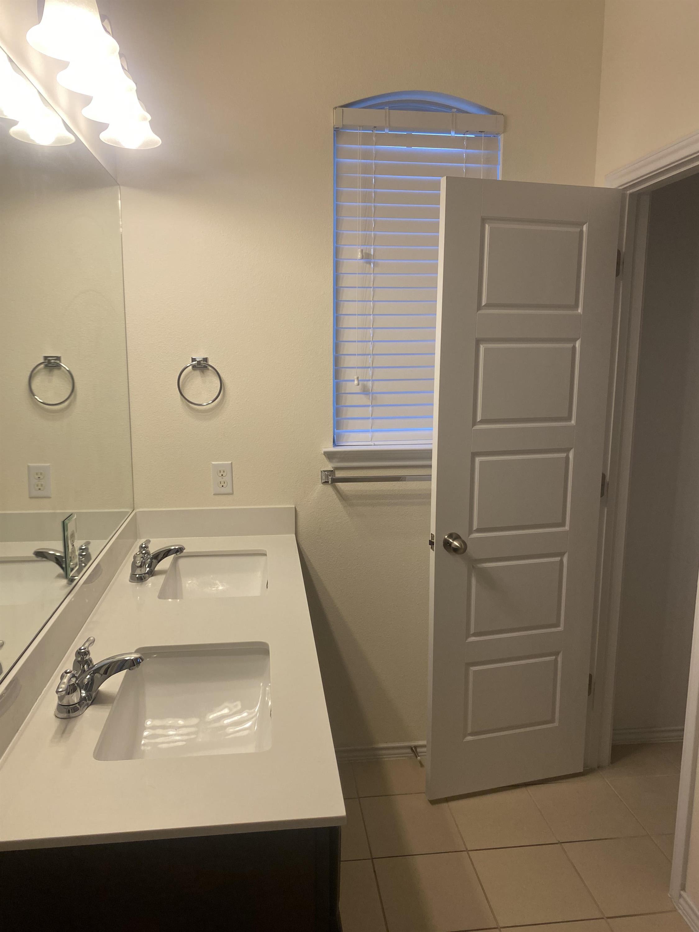 9504 Hunter Lane – photo 4