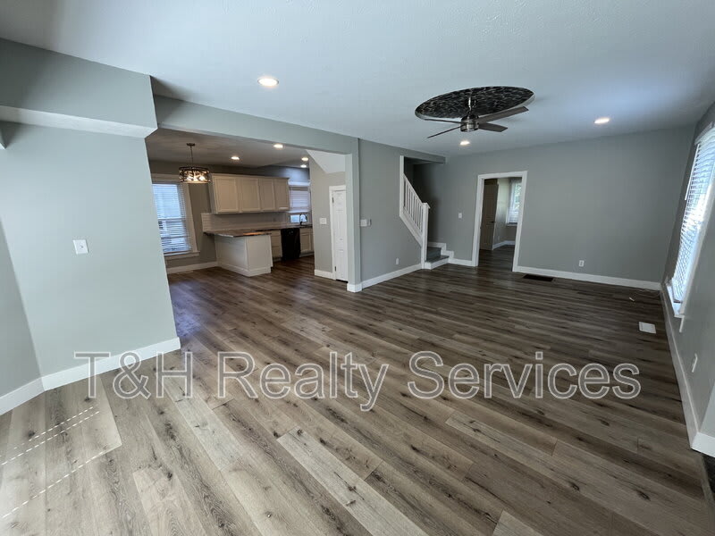 6155 Broadway Street – photo 4
