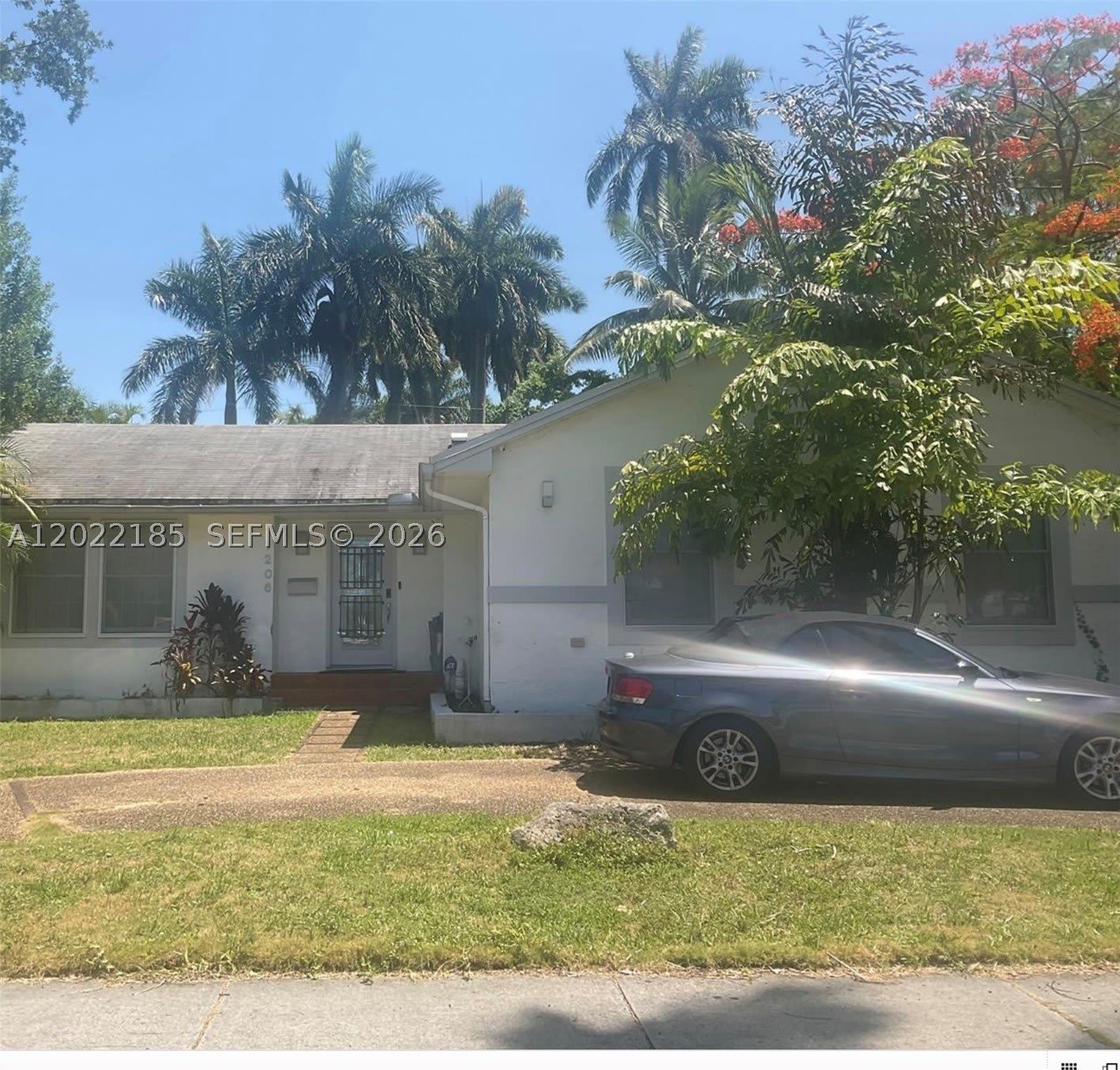 1206 Tyler St – photo 2