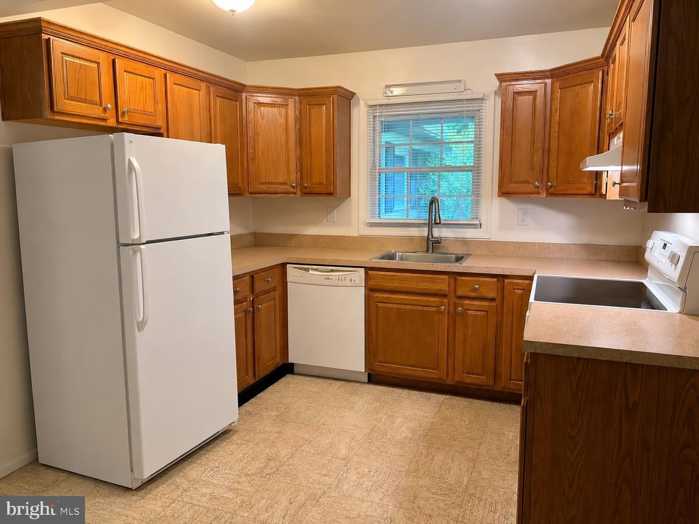 2207 HYSON PL – photo 5
