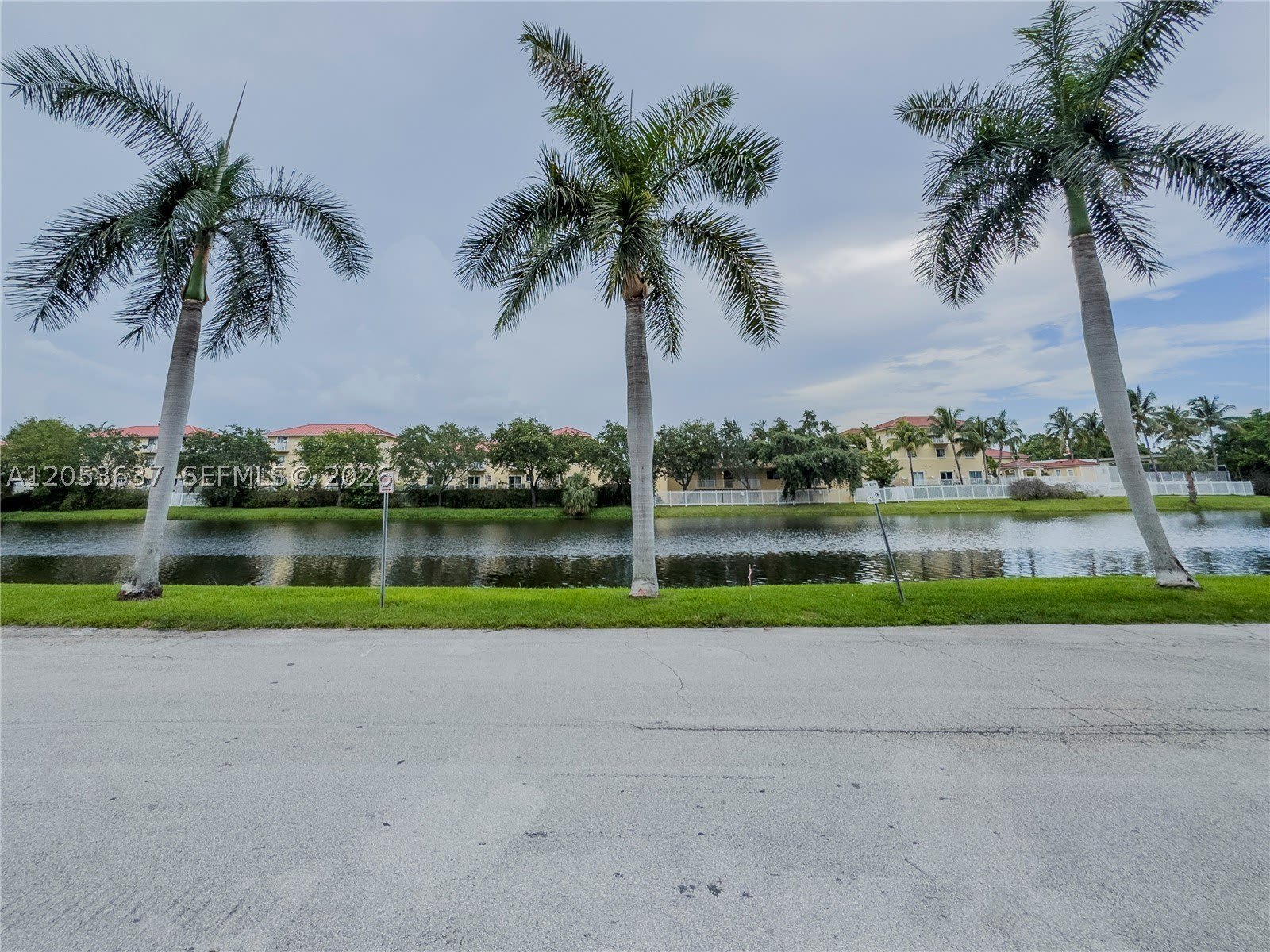 2075 NE 164th St – photo 2