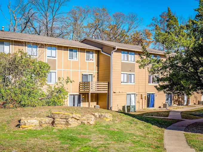 Timberline Apartments And Townhomes – photo 2