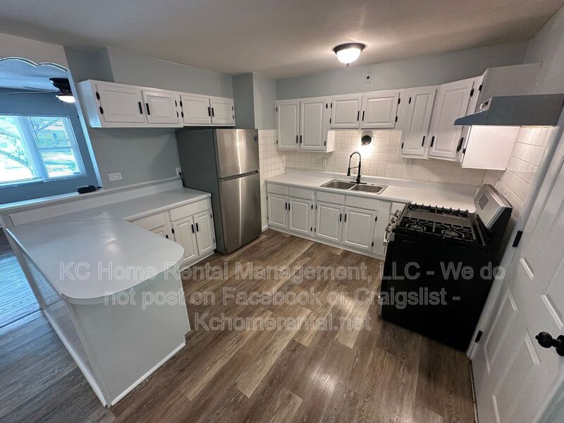 10809 Ewing Ave – photo 3