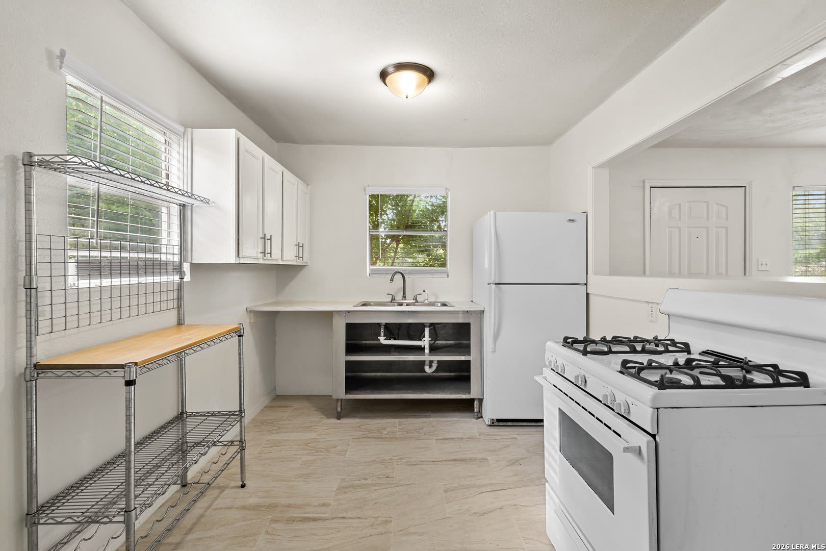759 AVONDALE AVE – photo 2