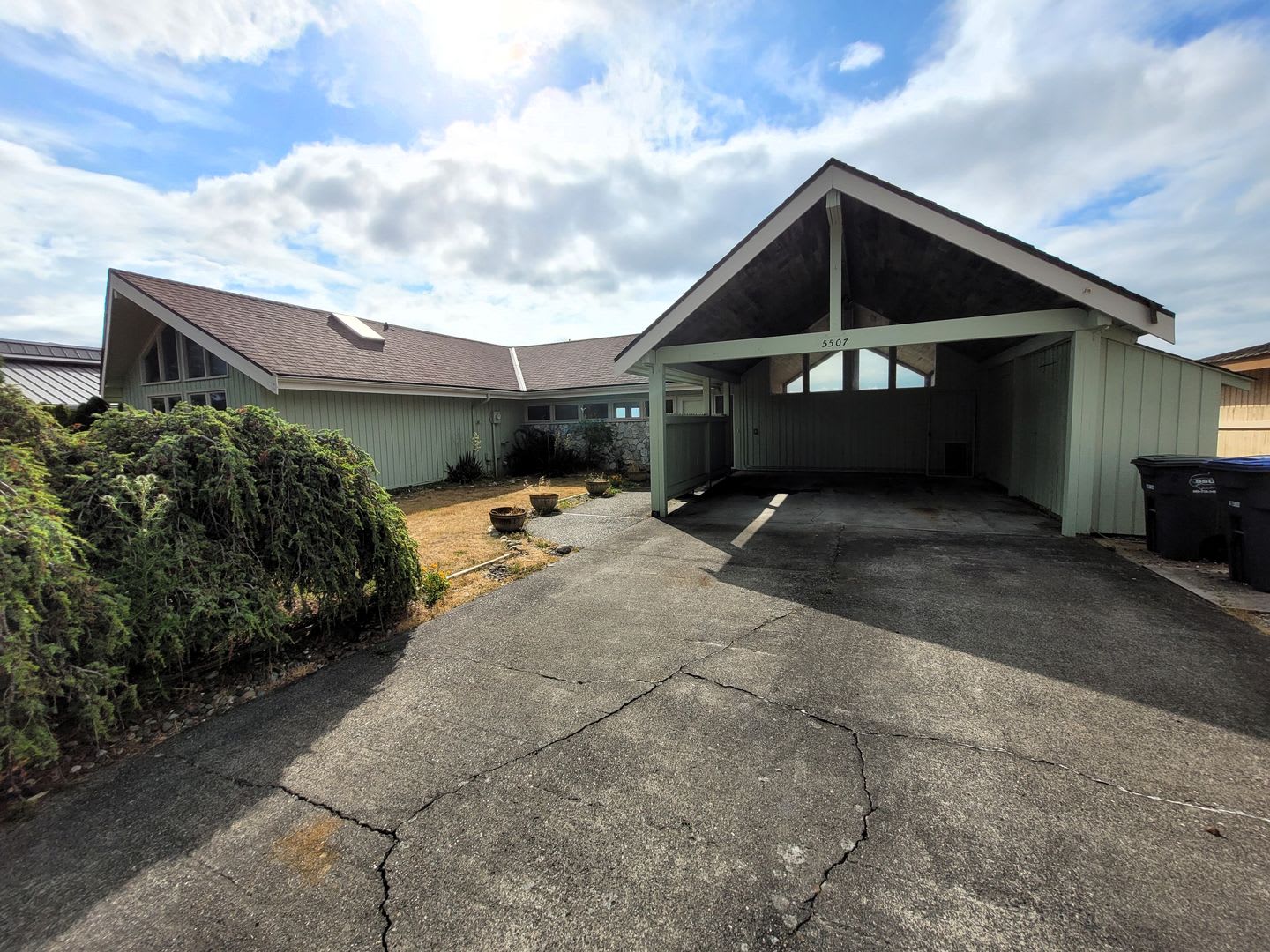 Beach Front Home 3 Bedrooms – photo 3
