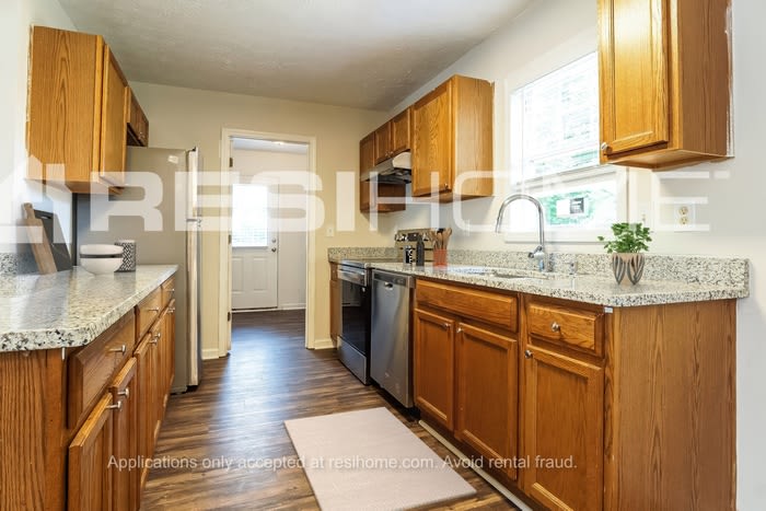 4925 43rd Way North – photo 3
