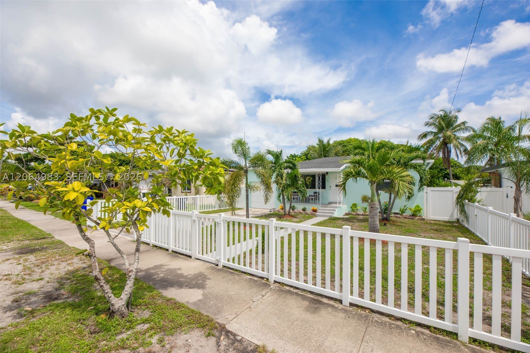 2517 Rodman St – photo 4