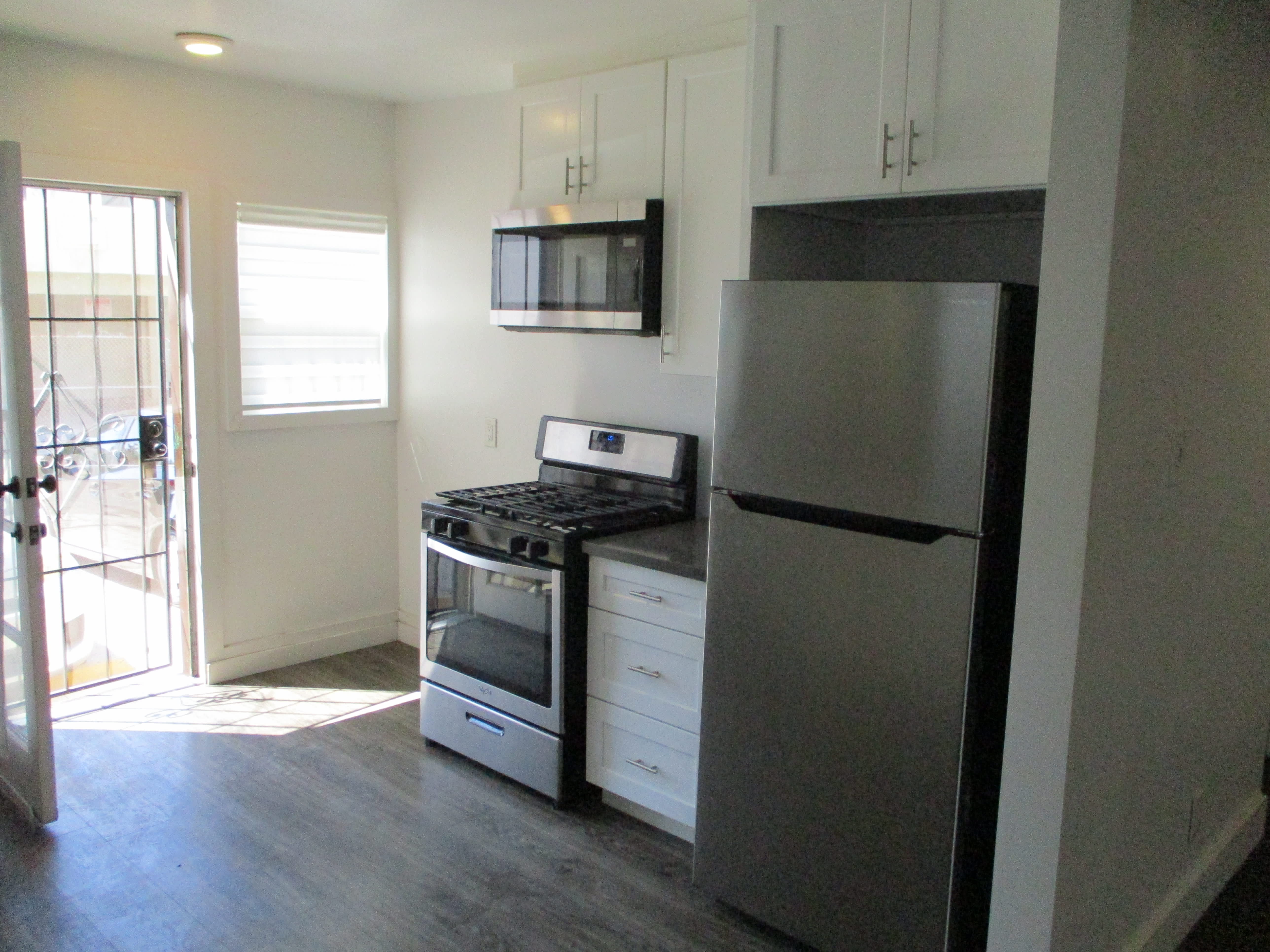 2013 E 2Nd St – photo 4