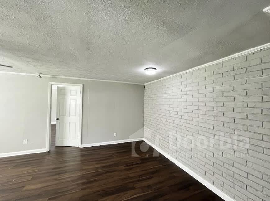6314 Fabian Dr – photo 4
