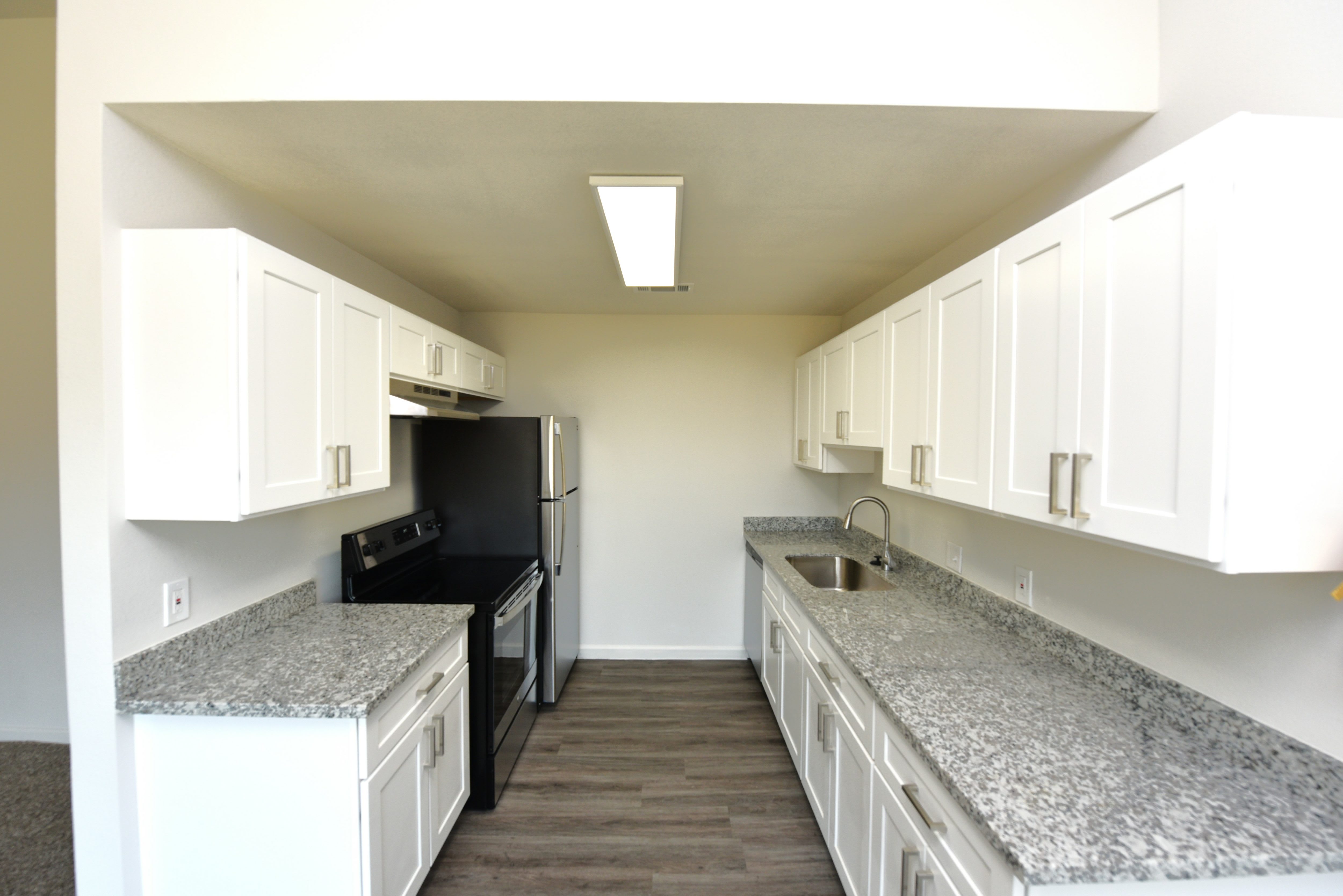 Plaza Square Apartments – photo 5