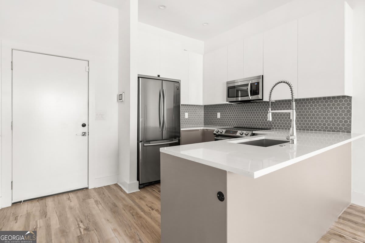 1155 Custer Avenue SE – photo 2
