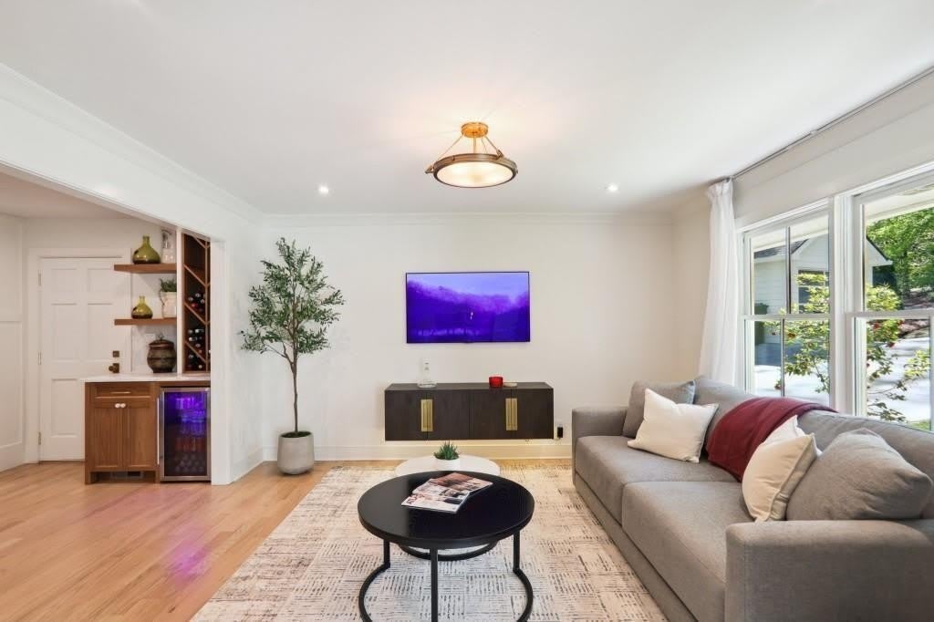 1007 Somerset Drive NW – photo 3