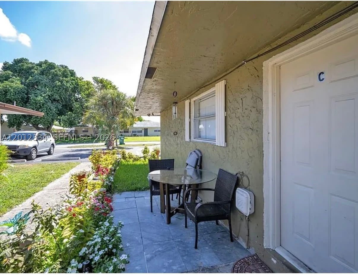 581 Kathy Ln – photo 2