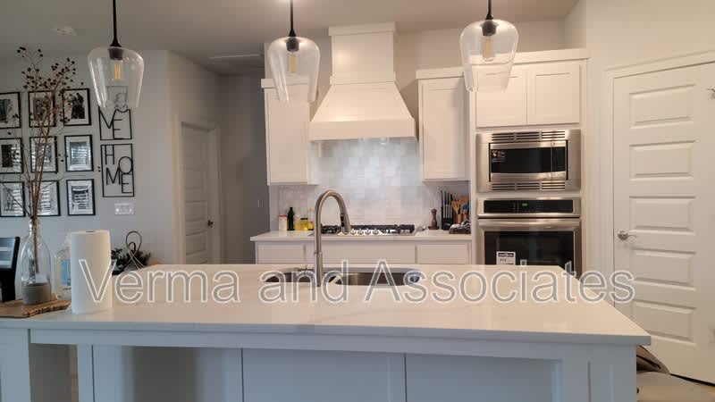 1890 Sunrise Cir – photo 4