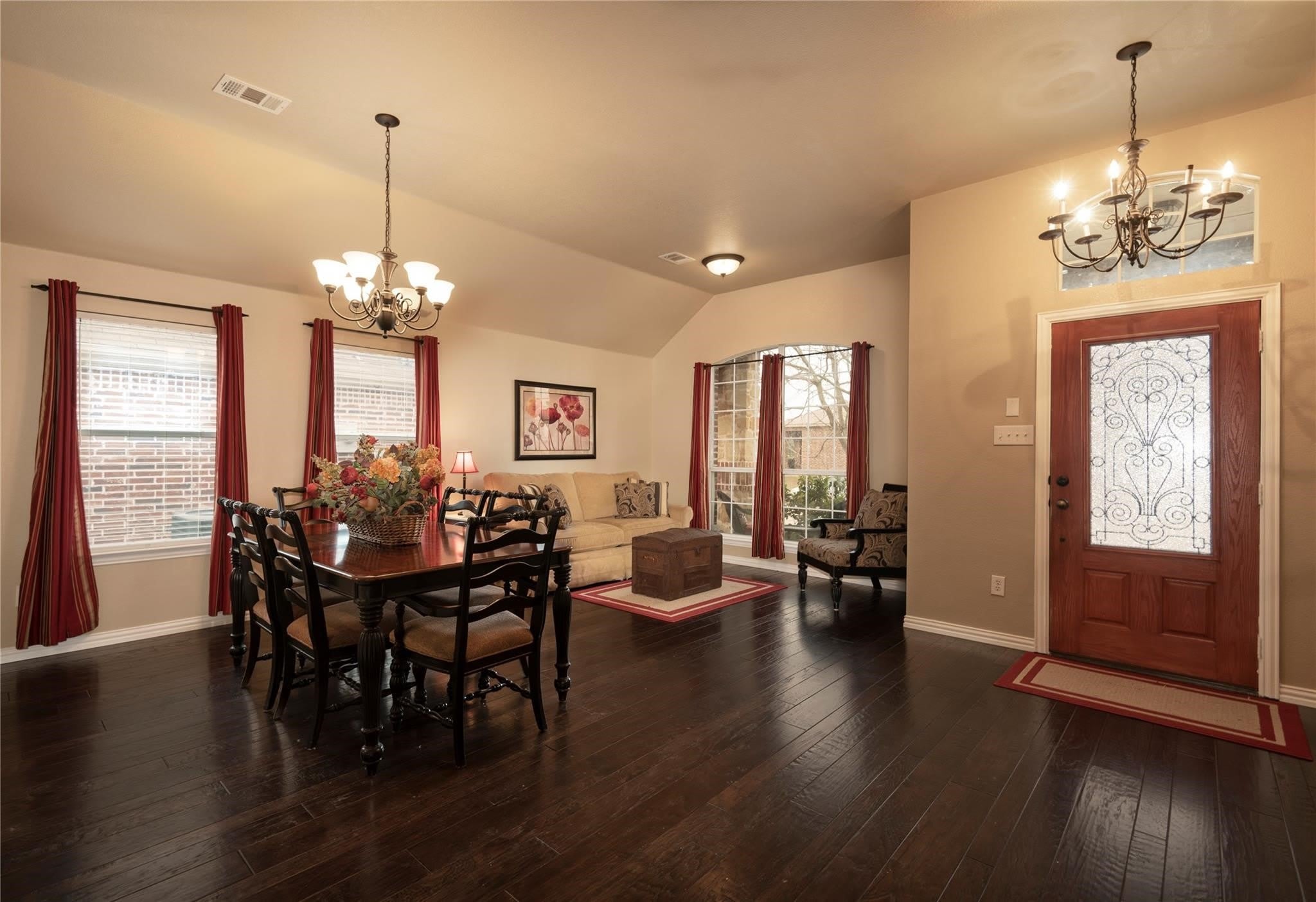 1010 Churchill Drive – photo 3